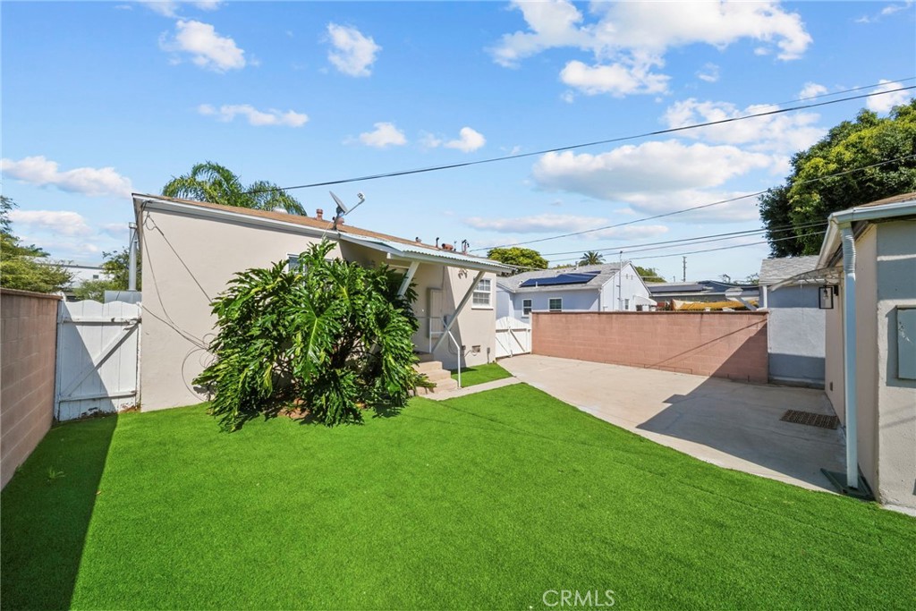 1733 S Carmelina Avenue Property Photo 25