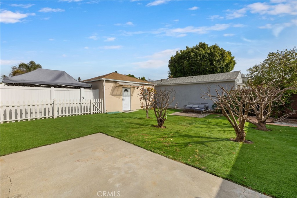 1733 S Carmelina Avenue Property Photo 26