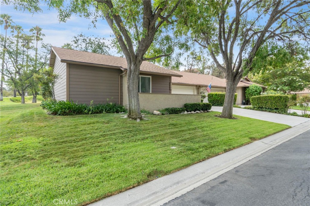 26105 Rainbow Glen Drive Property Photo 1