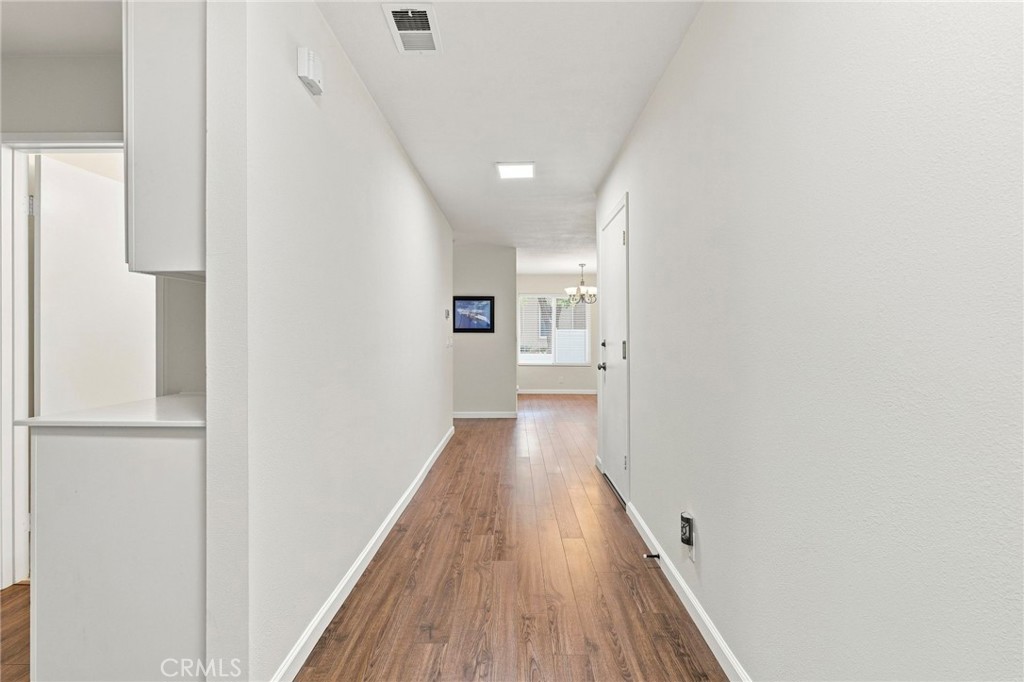 26105 Rainbow Glen Drive Property Photo 4