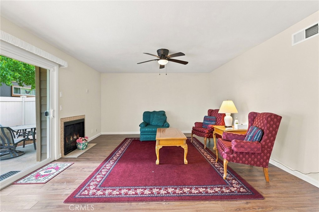 26105 Rainbow Glen Drive Property Photo 6