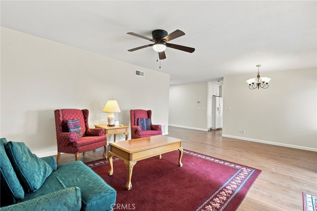 26105 Rainbow Glen Drive Property Photo 7