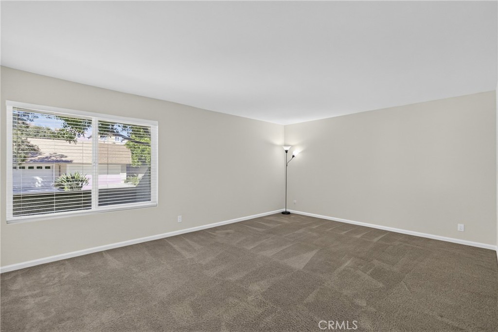 26105 Rainbow Glen Drive Property Photo 11