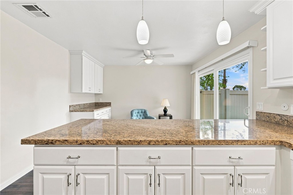 26105 Rainbow Glen Drive Property Photo 14