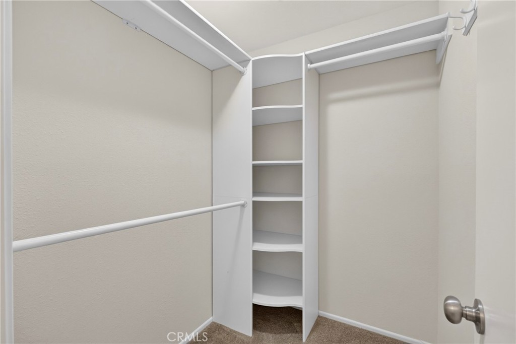 26105 Rainbow Glen Drive Property Photo 15