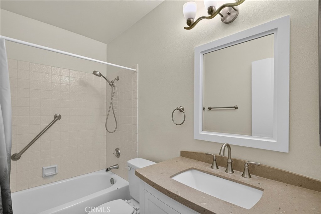 26105 Rainbow Glen Drive Property Photo 17