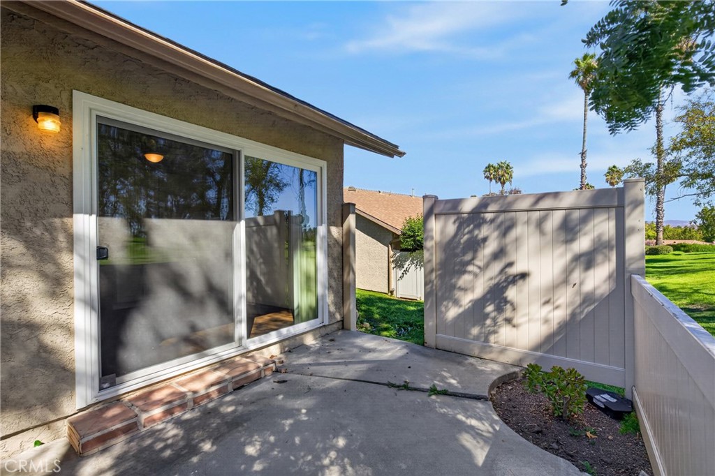 26105 Rainbow Glen Drive Property Photo 22