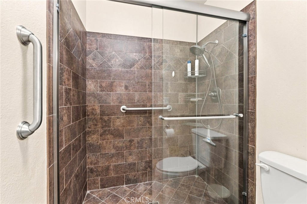 26105 Rainbow Glen Drive Property Photo 28