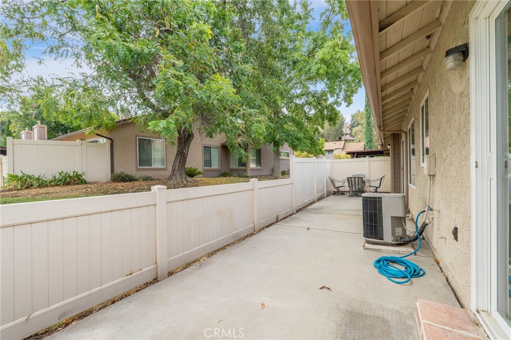 26105 Rainbow Glen Drive Property Photo 30