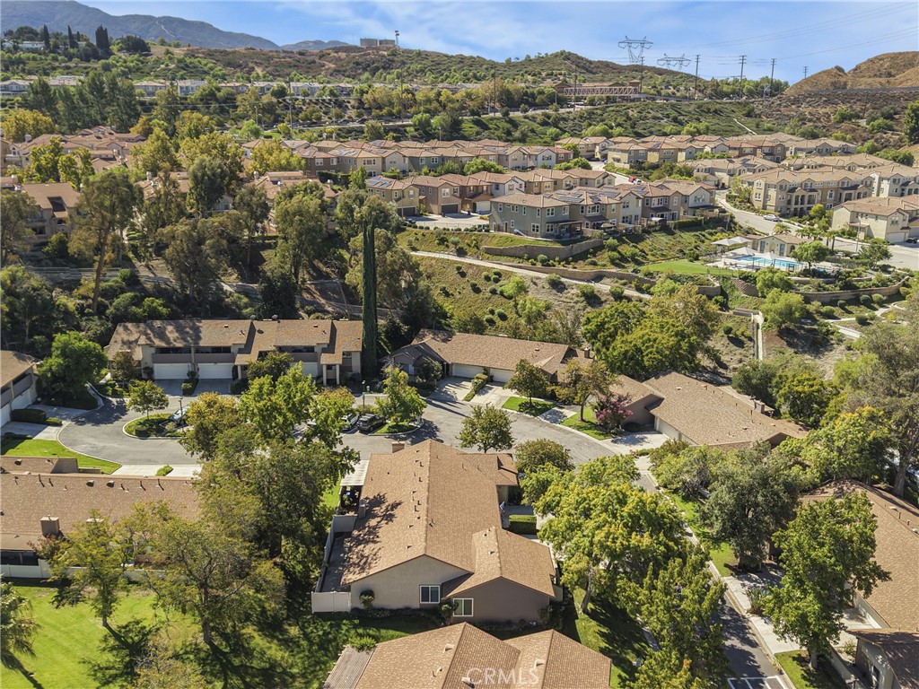 26105 Rainbow Glen Drive Property Photo 32