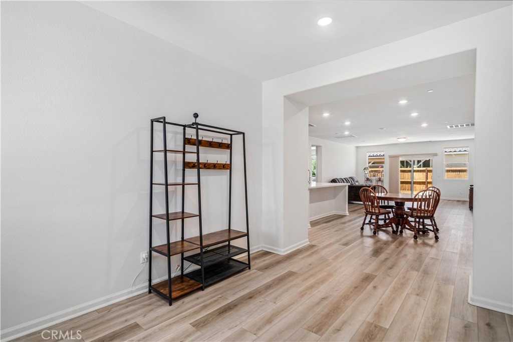 2029 Boxwood Property Photo 7