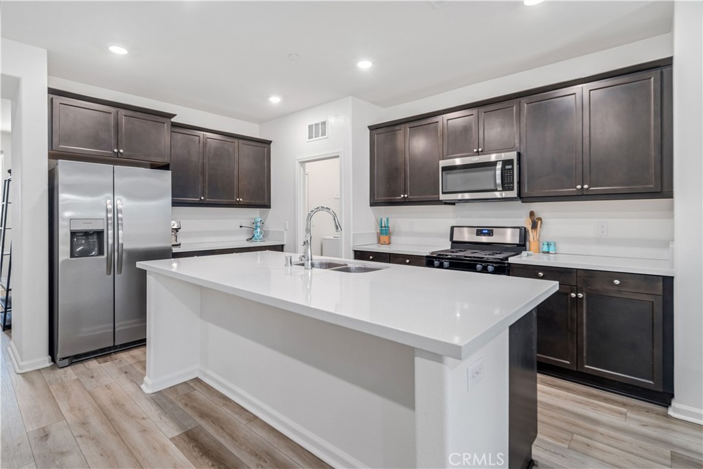 2029 Boxwood Property Photo 10