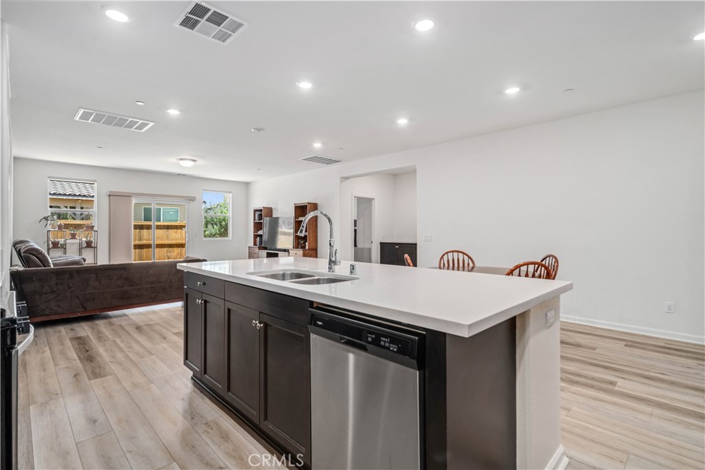 2029 Boxwood Property Photo 12
