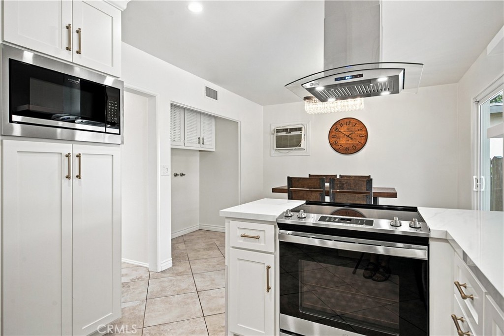 16451 Knapp St Property Photo 9