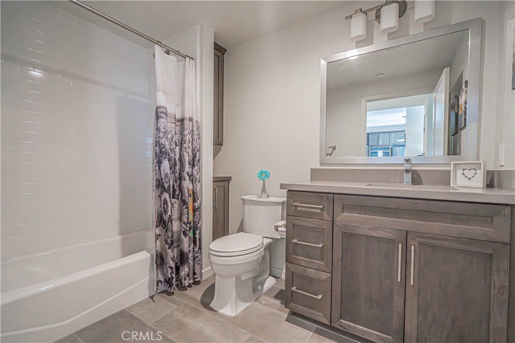 4060 Tradewinds Drive Property Photo 6
