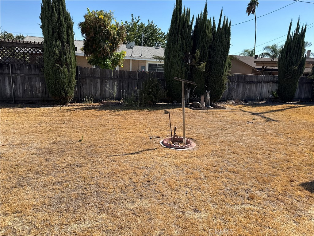 27349 7th Property Photo 4
