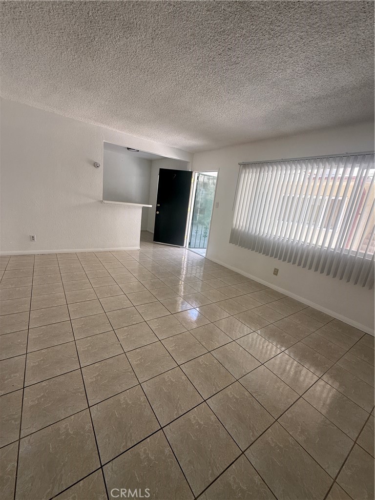1805 Rimpau Property Photo 4