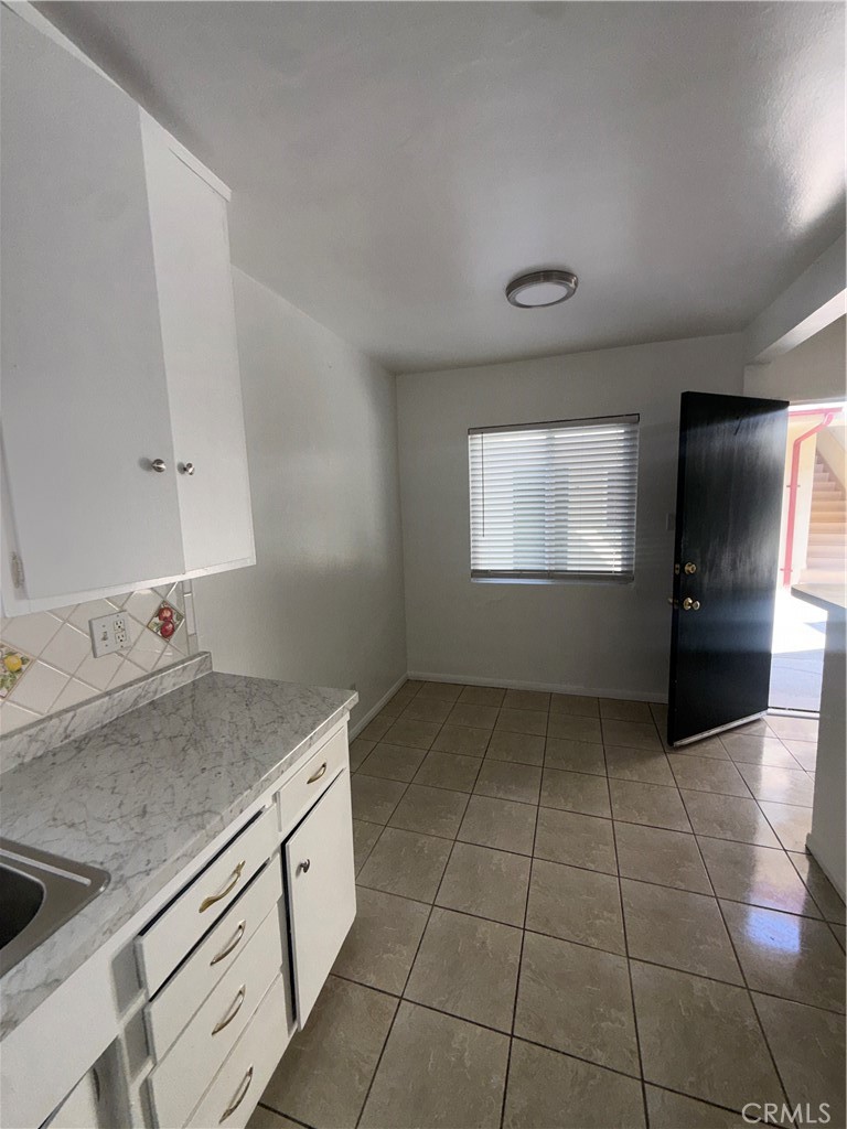 1805 Rimpau Property Photo 7