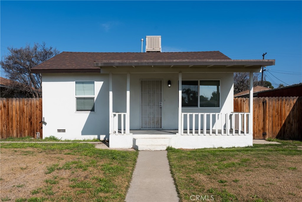 1102 E 18th Street Property Photo 1