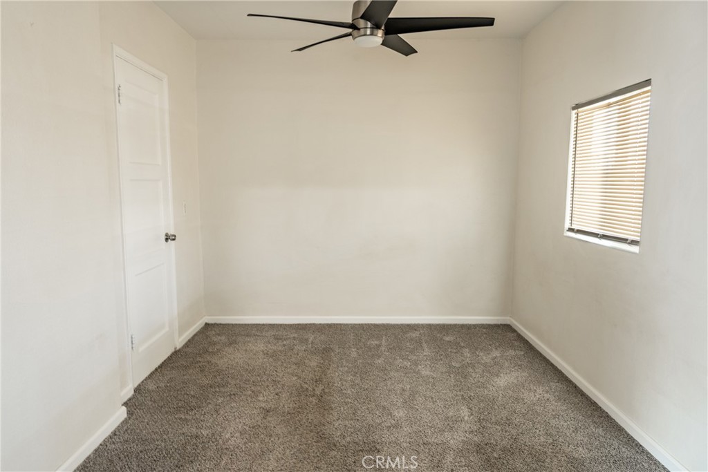 1102 E 18th Street Property Photo 9
