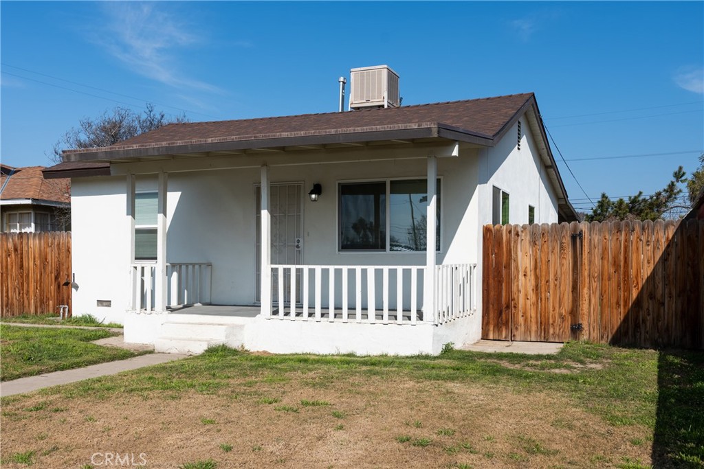 1102 E 18th Street Property Photo 12