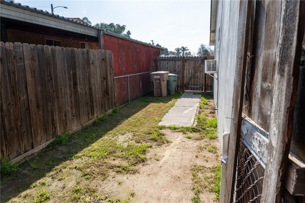 1102 E 18th Street Property Photo 16