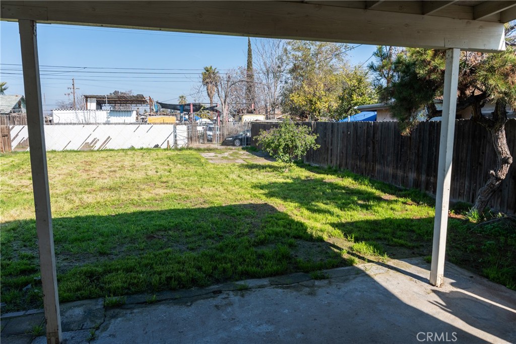 1102 E 18th Street Property Photo 20