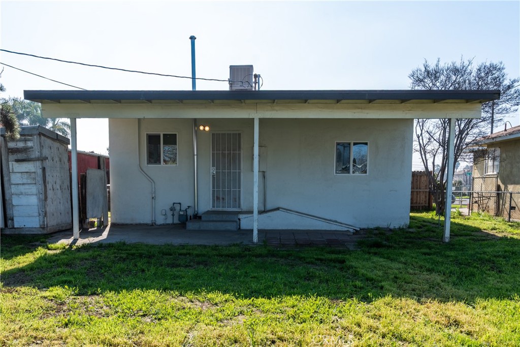 1102 E 18th Street Property Photo 21