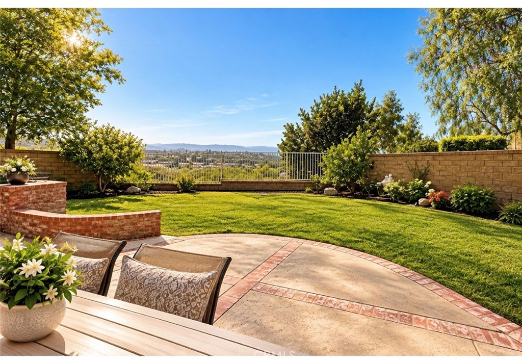 24210 English Rose Pl Property Photo 3