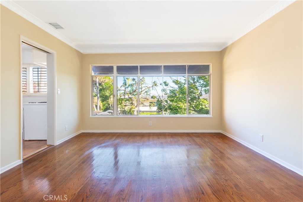 1615 N Laurel Avenue 203 Property Photo 10