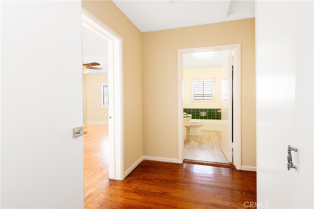 1615 N Laurel Avenue 203 Property Photo 15