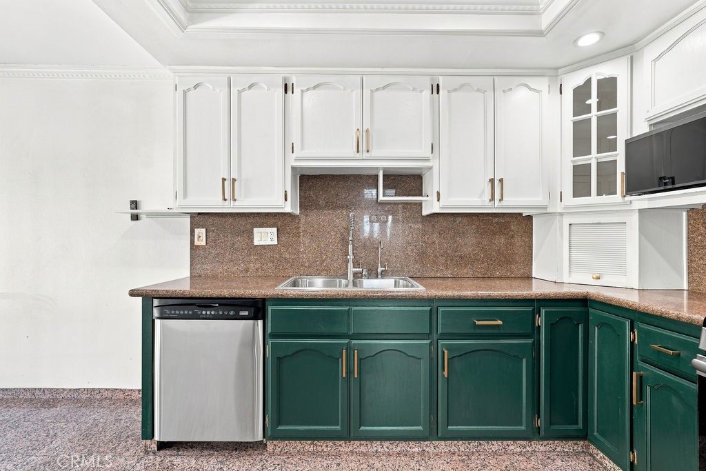 22031 Lanark Street Property Photo 7