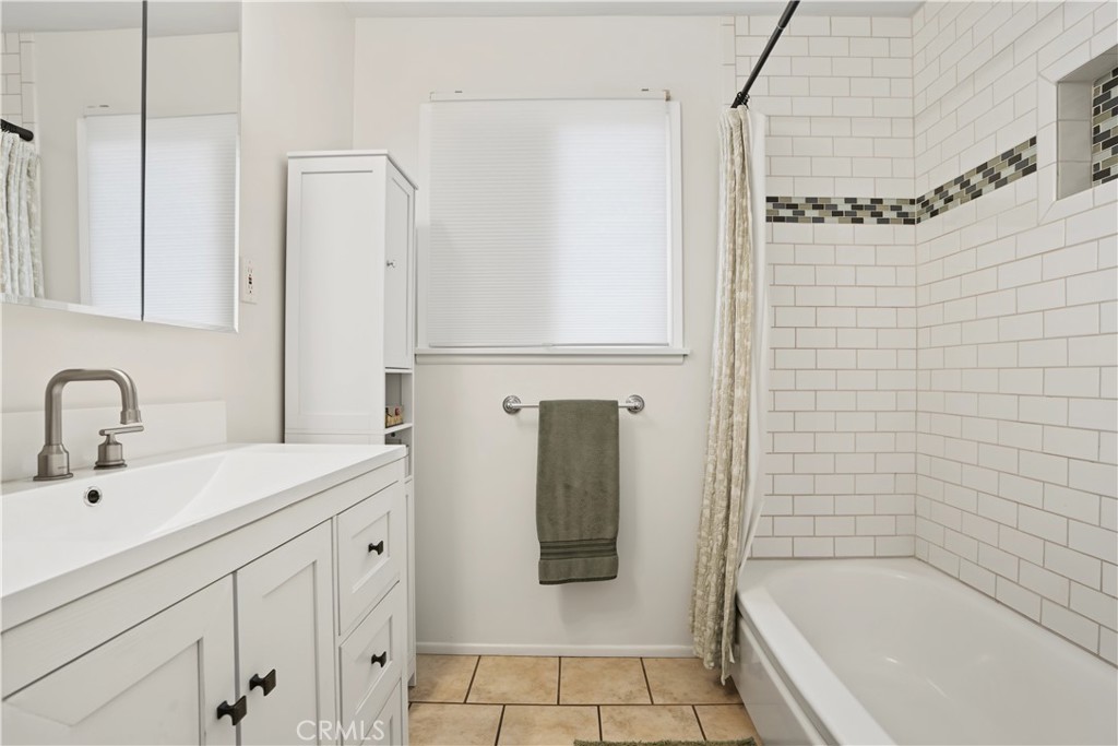 7921 Fallbrook Property Photo 7