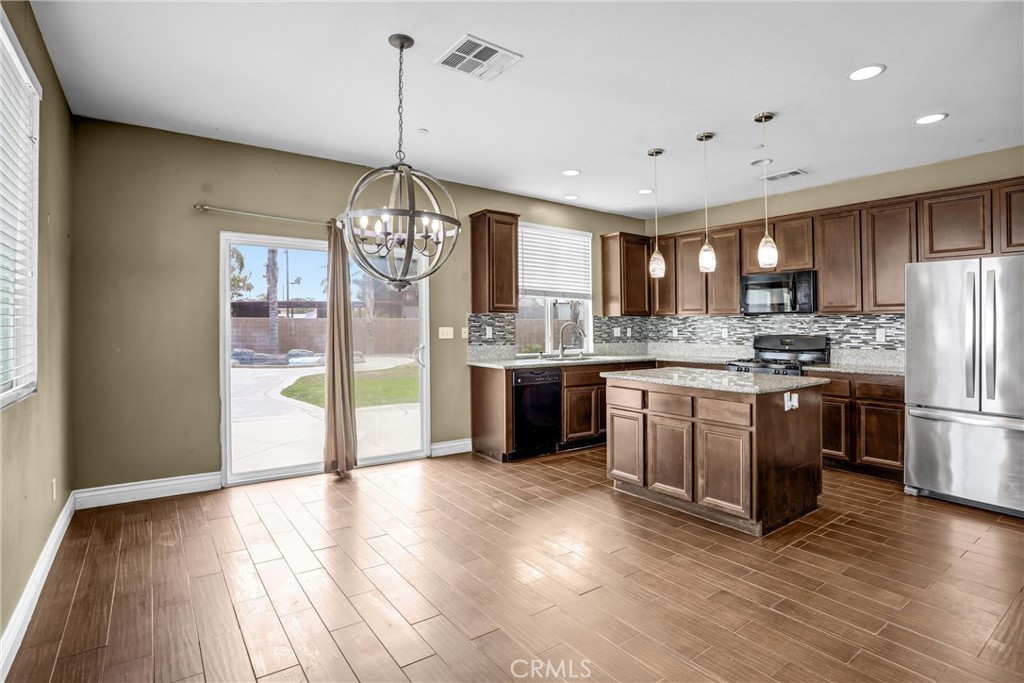 19039 Gregory Court Property Photo 9