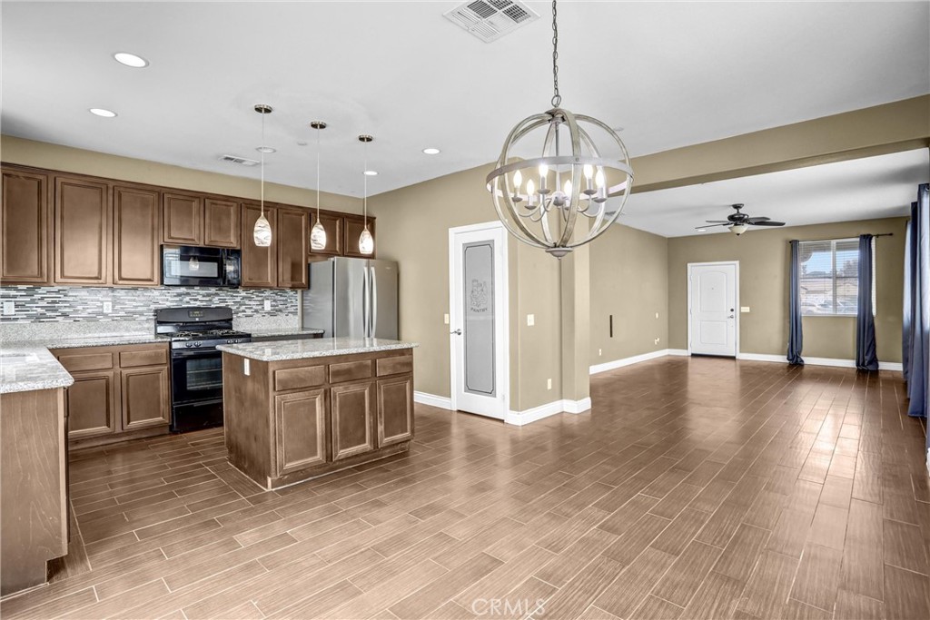 19039 Gregory Court Property Photo 10