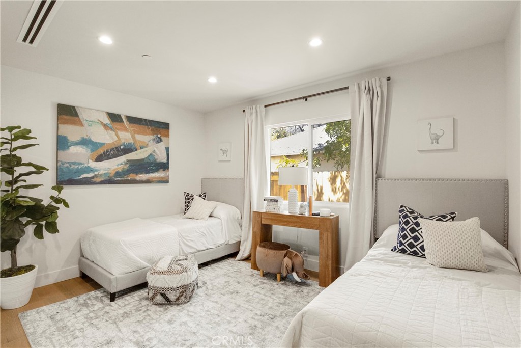 5944 Lasaine Property Photo 18