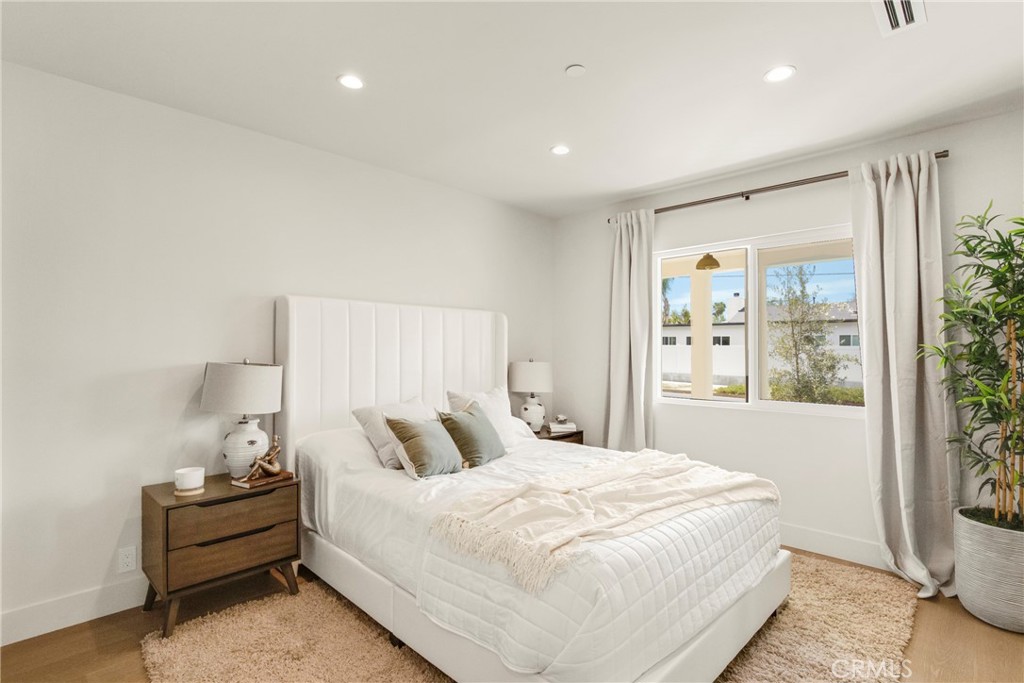 5944 Lasaine Property Photo 21