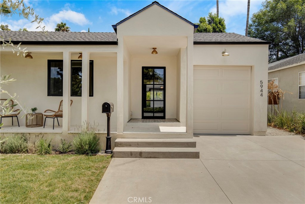 5944 Lasaine Property Photo 29