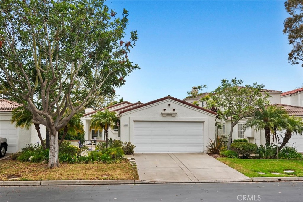 2117 Bermuda Dunes Property Photo 2