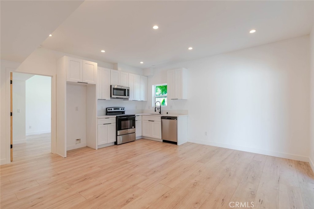 6837 Yolanda Avenue Property Photo 8