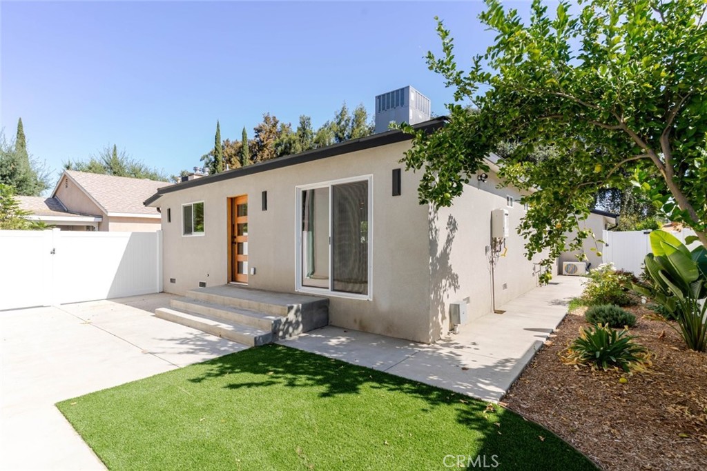6837 Yolanda Avenue Property Photo 48