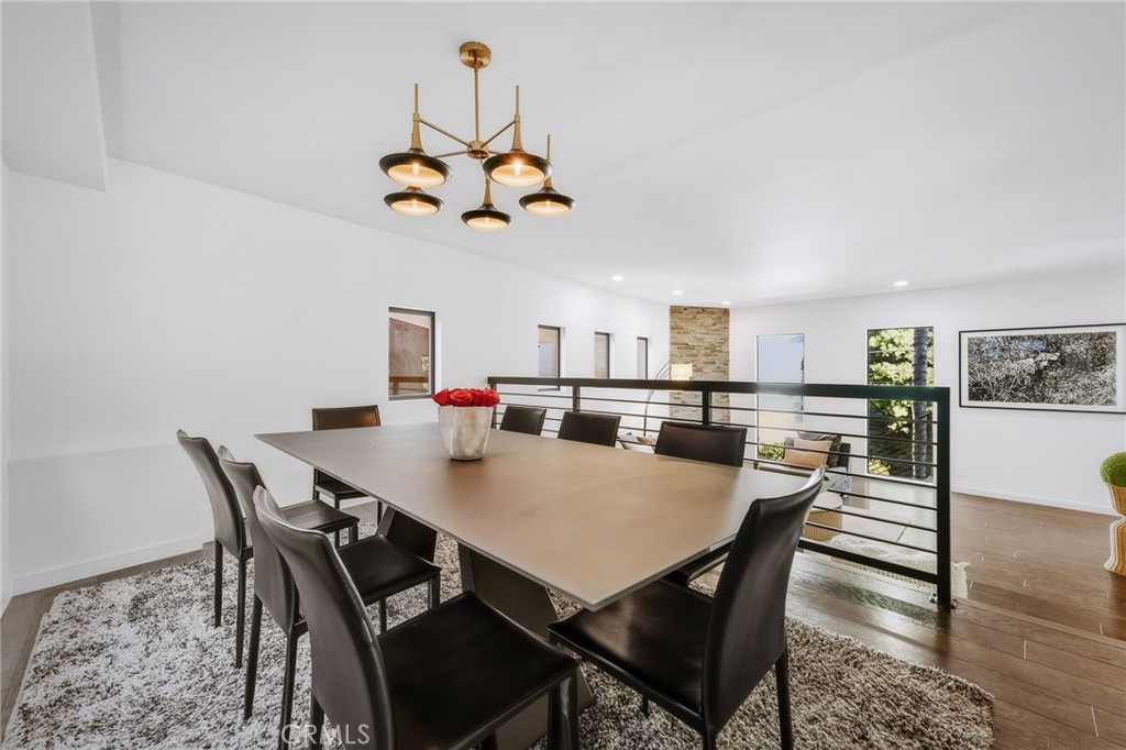 3601 Dixie Canyon Place Property Photo 11
