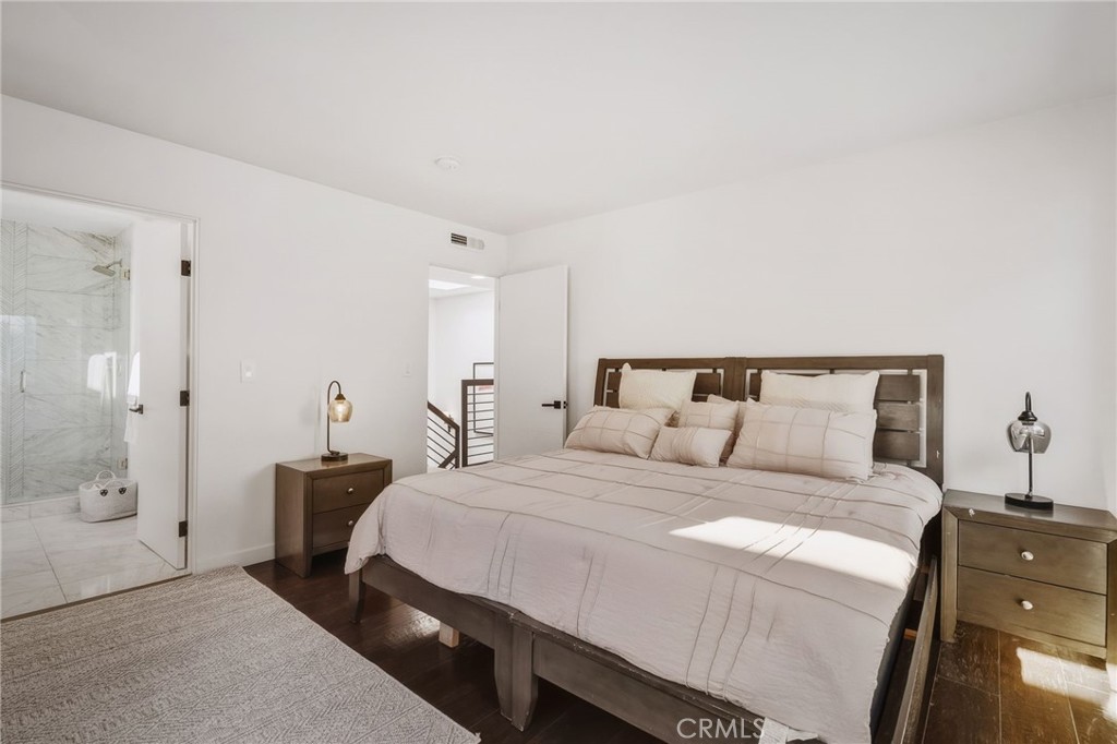 3601 Dixie Canyon Place Property Photo 26