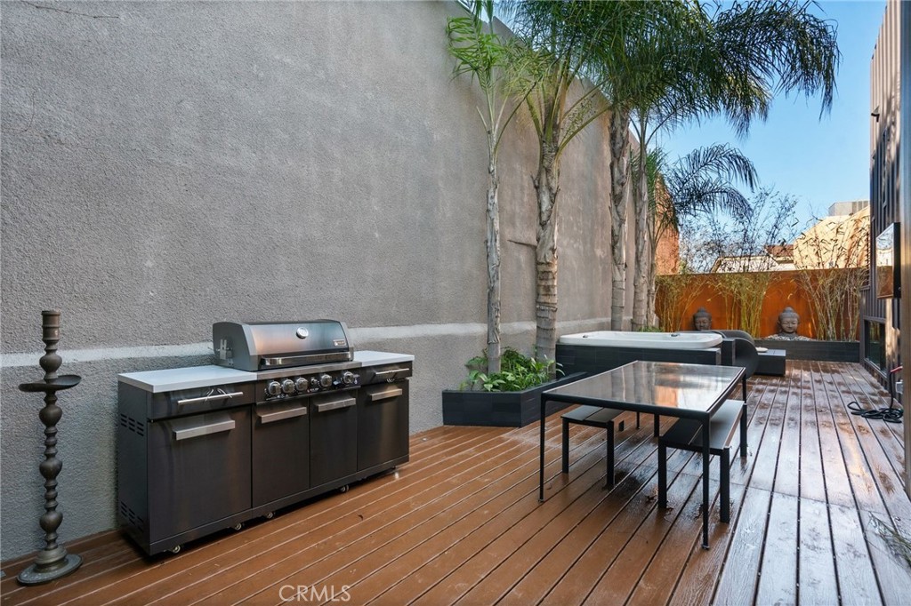 3601 Dixie Canyon Place Property Photo 32