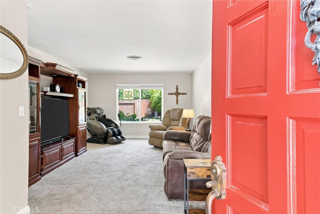 308 Swan Court Property Photo 3