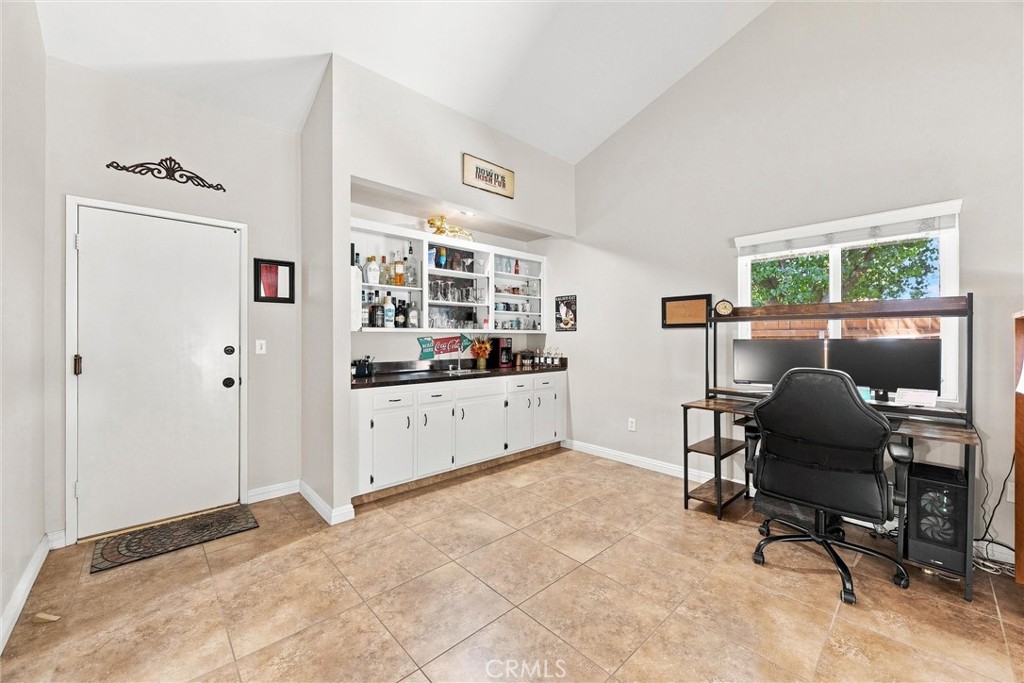 308 Swan Court Property Photo 10