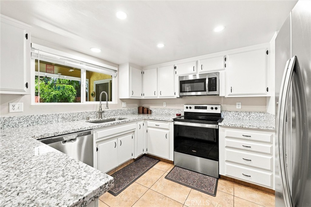 308 Swan Court Property Photo 14