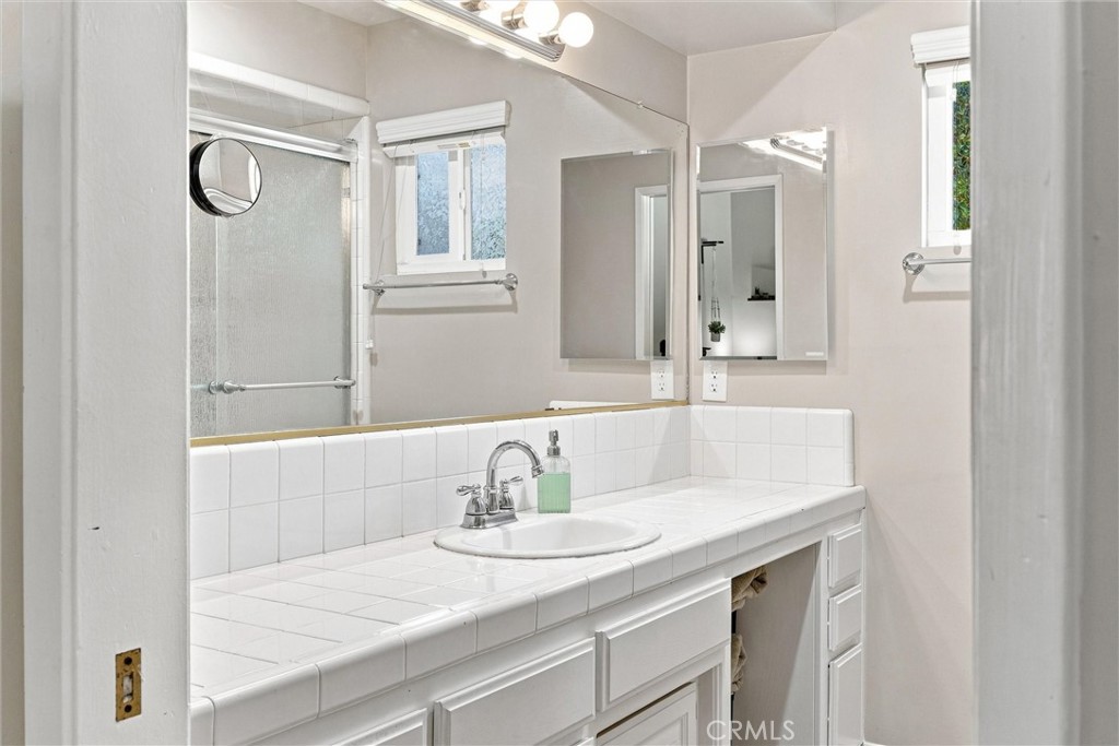 308 Swan Court Property Photo 20