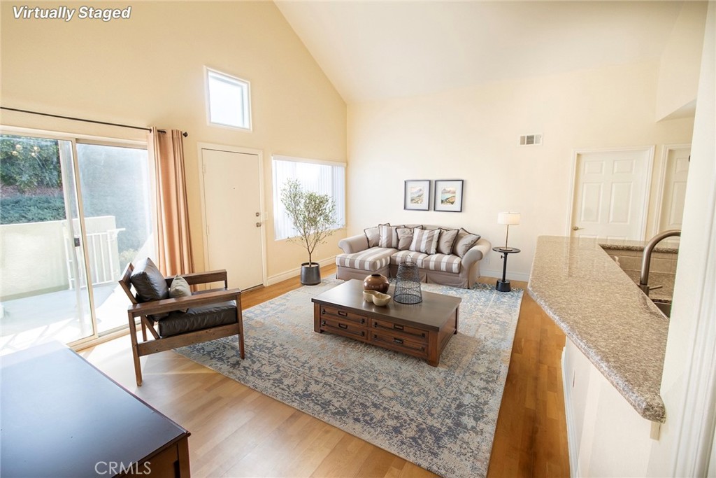 21203 Trumpet 203 Property Photo 4