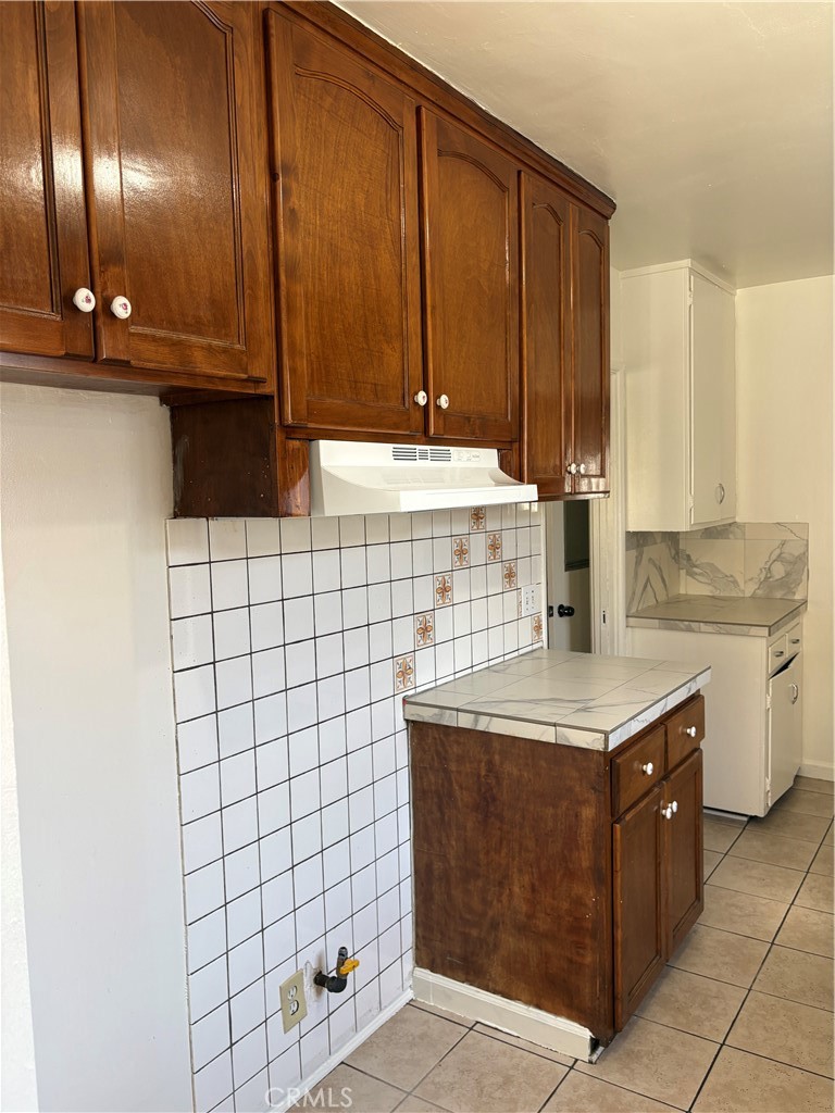 11241 De Haven Ave. Property Photo 13